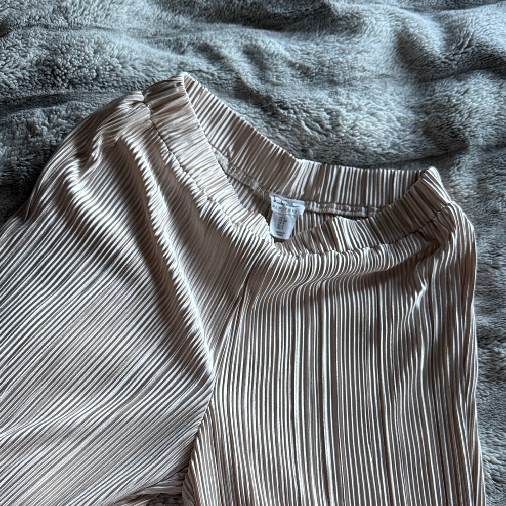 Nicole Miller Cream Pleated Skirt